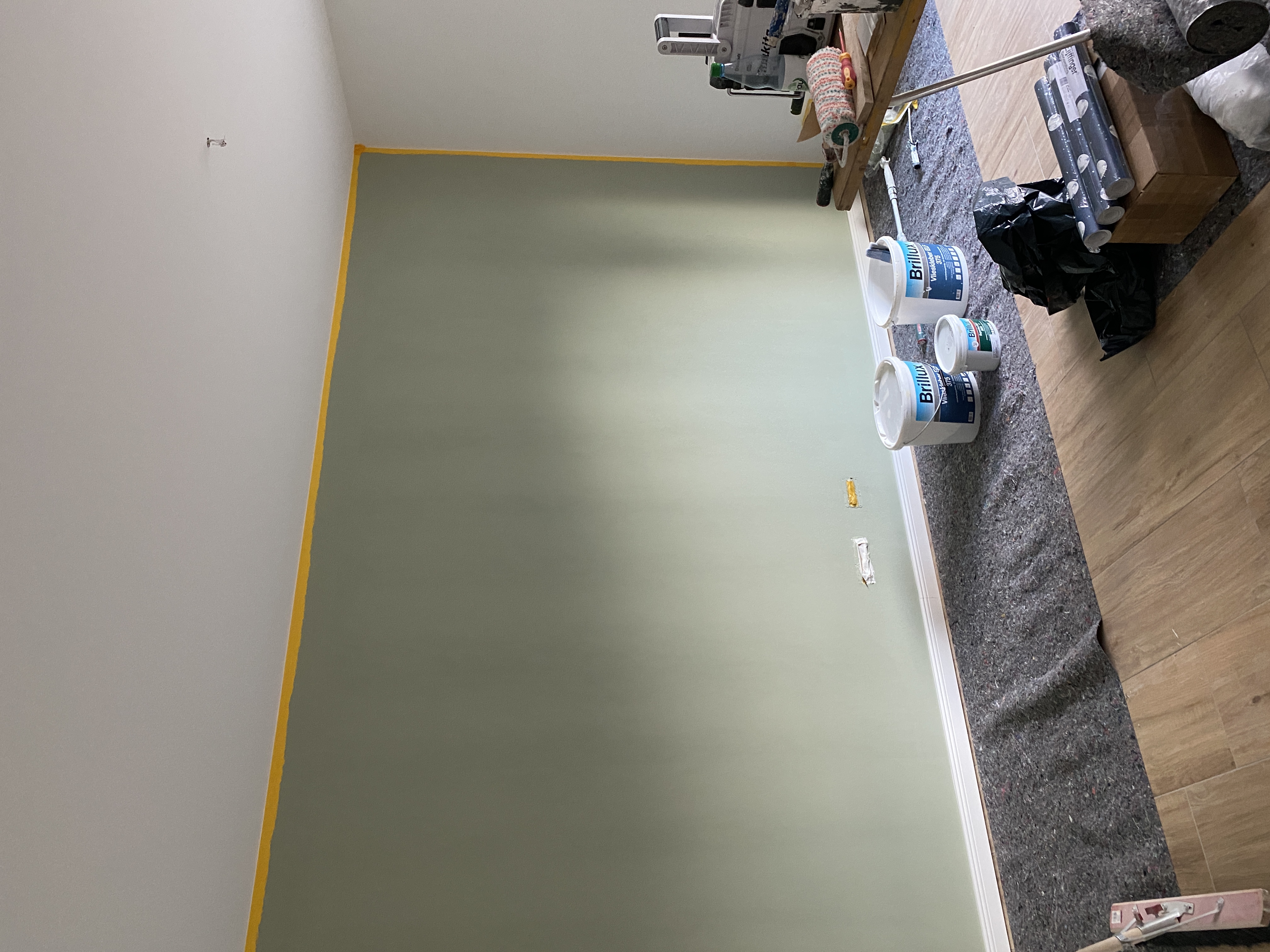 Professionelles Abkleben und Anstreichen